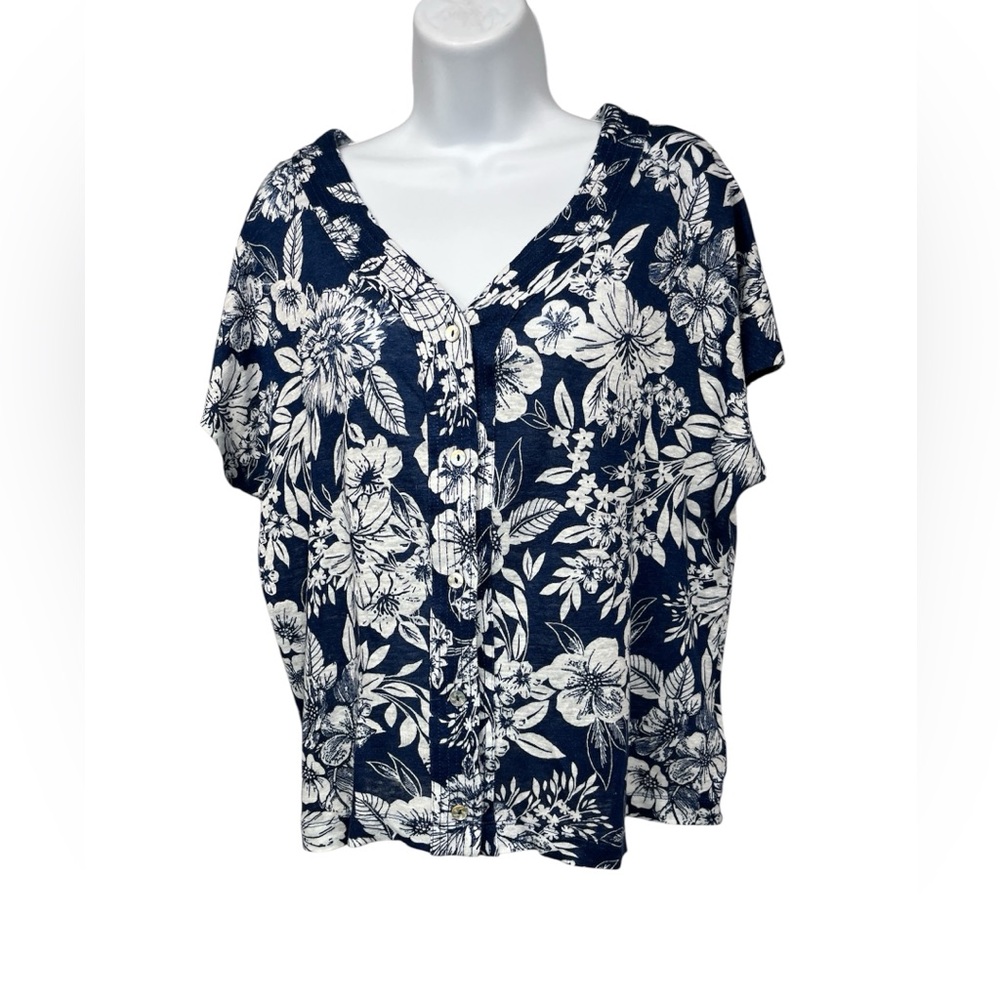 C&C California L. Linen Navy Blue and White Floral Button-Front Blouse